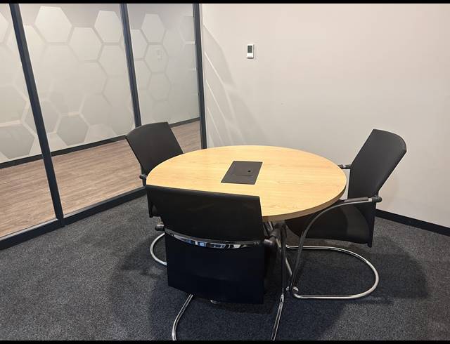 217M² OFFICE TO LET IN MENLYN